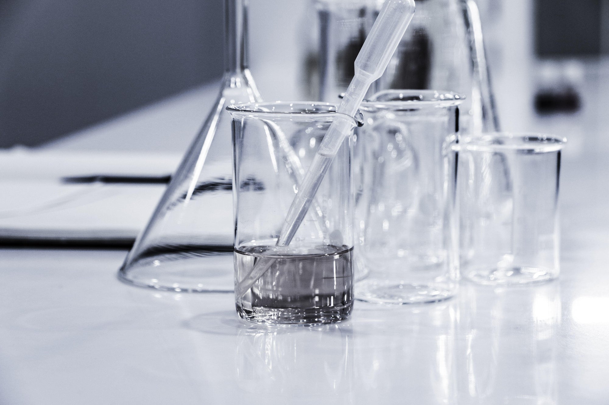 Dentro del laboratorio: Por qué son importantes los métodos de extracción - Abbey Essentials